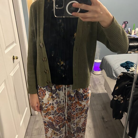 Classic Sweater Cardigan - Picture 5 of 5